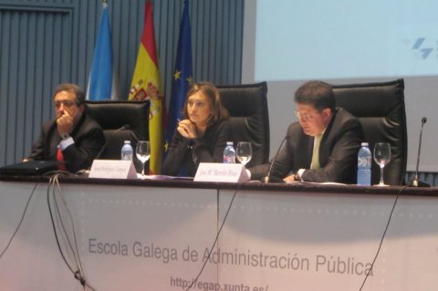 Inauguraci&oacute;n do Curso monogr&aacute;fico sobre os retos e as perspectivas do emprego p&uacute;blico nun contexto de crise - Curso Monográfico sobre os retos e perspectivas do emprego público nun contexto de crise